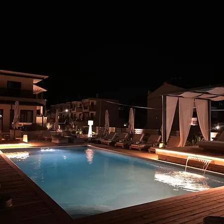 Sunset Boutique 2*