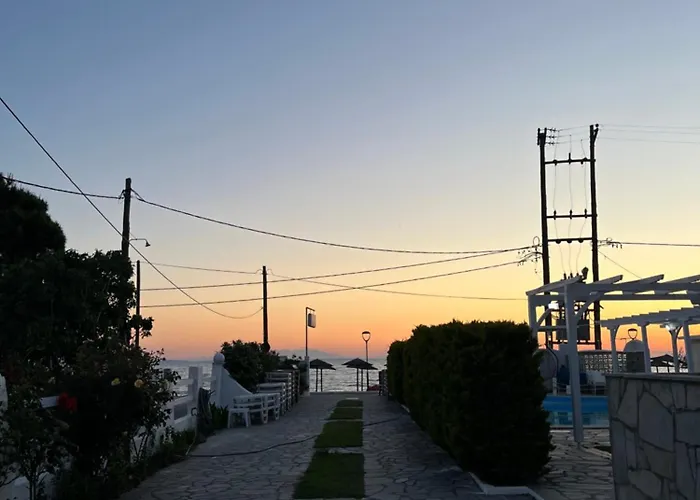 Sunset 2* Neos Marmaras